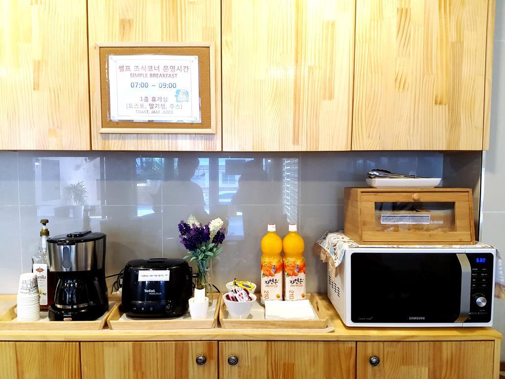 Business Hotel Haeundae S Busan Buitenkant foto